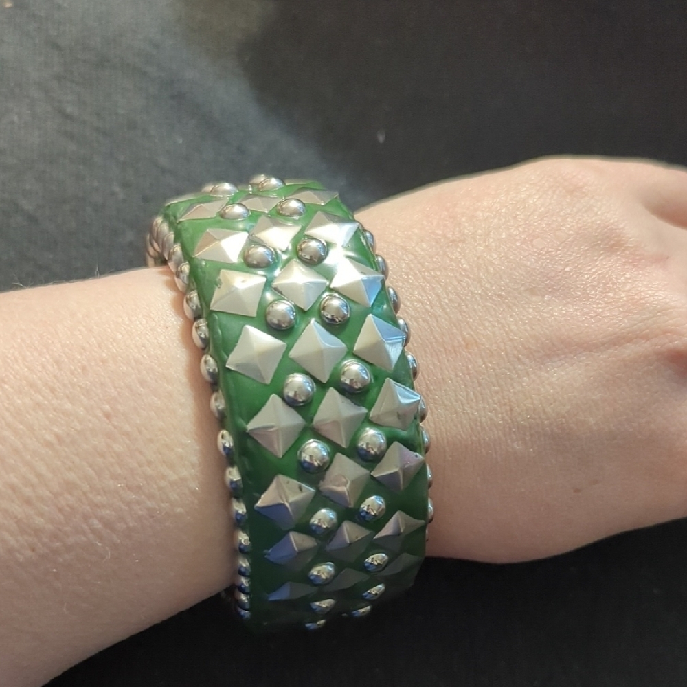 Antika Collection Silver Tone Green Resin Studded Chunky Bangle Bracelet